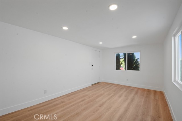 Detail Gallery Image 5 of 10 For 8330 Elburg, Paramount,  CA 90723 - 3 Beds | 1 Baths