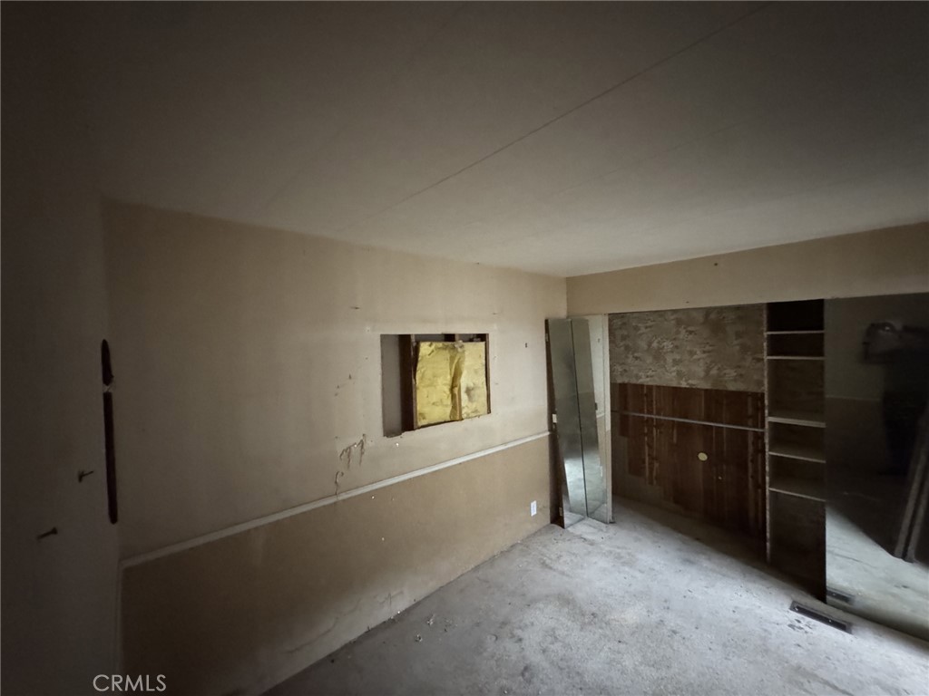 https://media.crmls.org/medias/388361fc-d76a-4415-9202-c8ddbf0aecc6.jpg?preset=X-Large