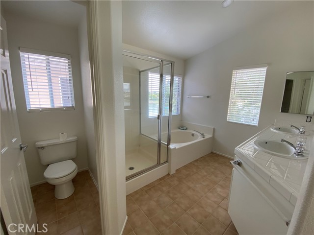 28562 Brige Water Lane, Menifee CA: https://media.crmls.org/medias/3883c39a-e748-4728-be9f-b796e2bfc63e.jpg