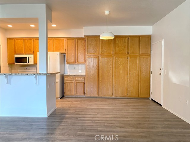 Detail Gallery Image 3 of 14 For 202 Chaumont Cir, Lake Forest,  CA 92610 - 3 Beds | 2 Baths
