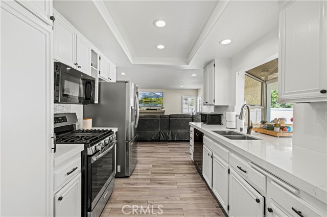 28519 Forest Meadow Place, Castaic CA: https://media.crmls.org/medias/3883e504-6682-4ebf-9b1d-a6ae8f080d61.jpg