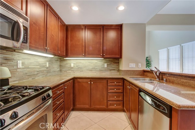 Detail Gallery Image 7 of 20 For 12336 Hollyhock Dr #2,  Rancho Cucamonga,  CA 91739 - 2 Beds | 2 Baths