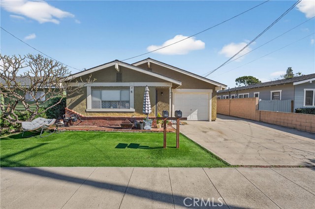 Detail Gallery Image 2 of 9 For 253 N Center, Orange,  CA 92866 - 5 Beds | 2 Baths