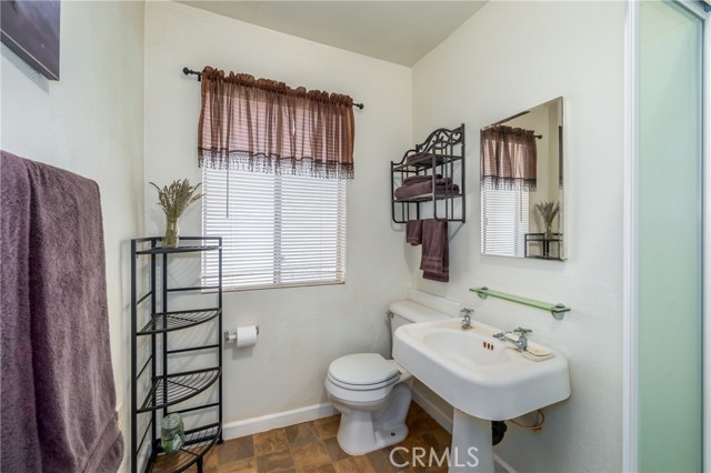 Detail Gallery Image 16 of 43 For 14311 Woodland Dr, Clearlake,  CA 95422 - 2 Beds | 1 Baths