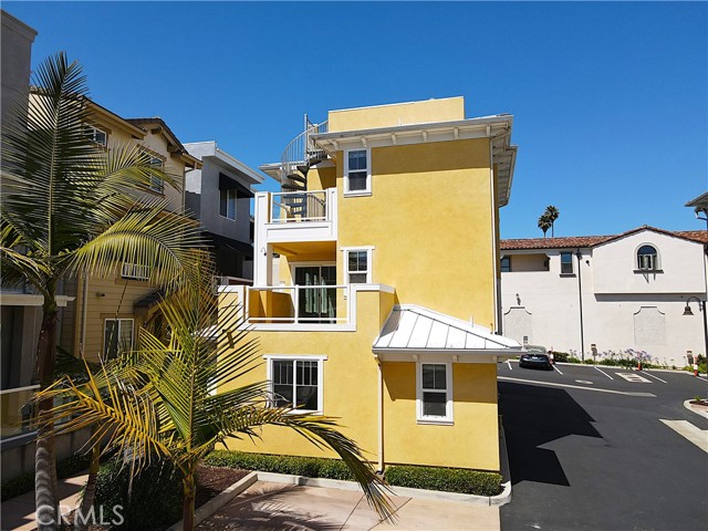 393 Wadsworth Avenue, Pismo Beach CA: https://media.crmls.org/medias/388547db-cb0d-43c1-b425-98cc2c3208eb.jpg