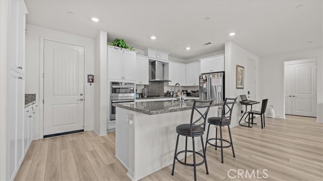 Detail Gallery Image 6 of 27 For 4547 S Luna Privado, Ontario,  CA 91761 - 2 Beds | 2 Baths