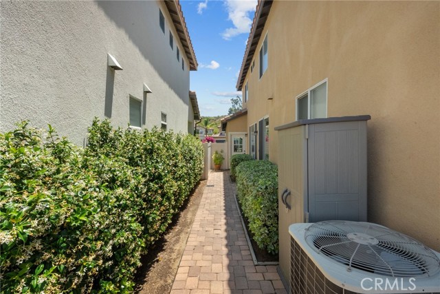 27711 Adonis Lane, Canyon Country CA: https://media.crmls.org/medias/3885625c-a4a8-491e-91a1-7adc0eac7c32.jpg