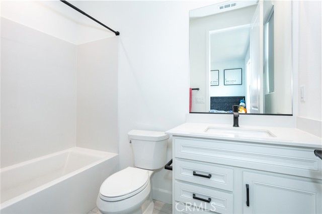 21628 Canyon Cove, Chatsworth CA: https://media.crmls.org/medias/38862890-794e-413e-ace8-76675ea14711.jpg