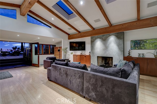 3205 Bayview Drive, Manhattan Beach, California 90266, 5 Bedrooms Bedrooms, ,5 BathroomsBathrooms,Residential,For Sale,Bayview,SB26067701