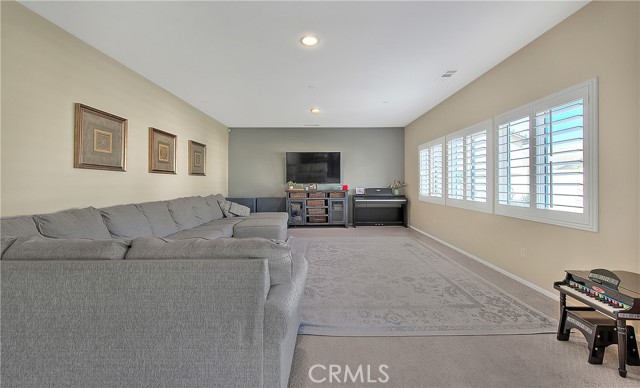 Detail Gallery Image 16 of 60 For 4822 Carl Ct, Jurupa Valley,  CA 91752 - 5 Beds | 3/1 Baths