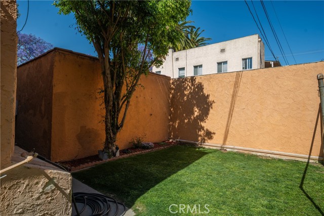 1990 Cedar Avenue, Long Beach CA: https://media.crmls.org/medias/38877cac-bc5f-444d-a6f4-eeb229306cf2.jpg