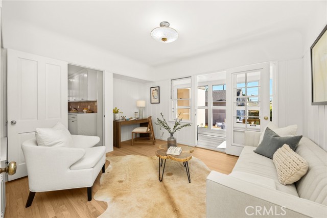 852 E Howard Street, Pasadena CA: https://media.crmls.org/medias/3888107d-dbba-4c89-b7ca-946bfb3ecc10.jpg