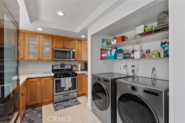 Detail Gallery Image 4 of 39 For 13011 Doty Ave #44,  Hawthorne,  CA 90250 - 3 Beds | 1/1 Baths