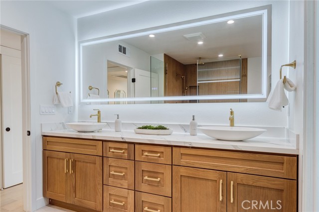 Detail Gallery Image 59 of 74 For 11919 Mayfield, Los Angeles,  CA 90049 - 3 Beds | 3 Baths