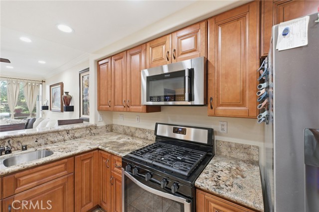 Detail Gallery Image 13 of 54 For 902 Solvay Aisle, Irvine,  CA 92606 - 2 Beds | 2 Baths