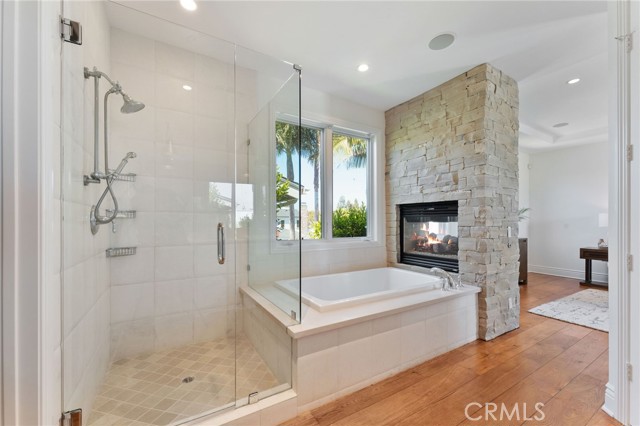 Detail Gallery Image 32 of 45 For 3201 4th Ave, Corona Del Mar,  CA 92625 - 3 Beds | 2/1 Baths