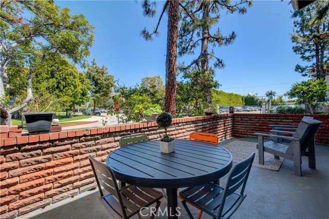 Detail Gallery Image 27 of 30 For 5901 Canterbury Dr #12,  Culver City,  CA 90230 - 2 Beds | 2 Baths