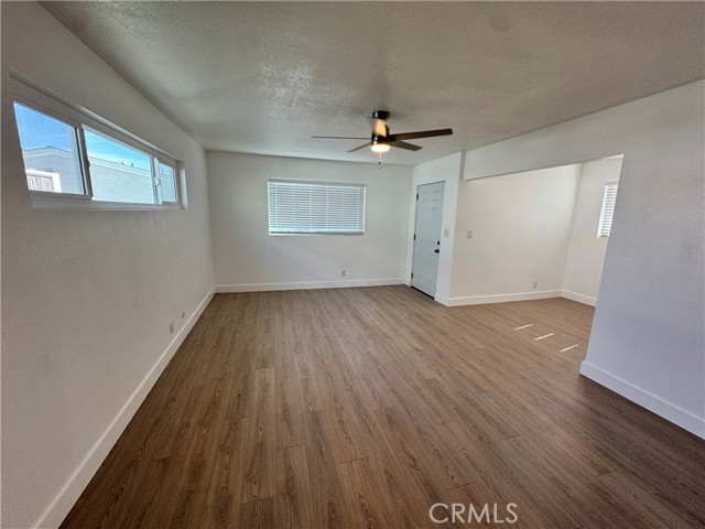 Detail Gallery Image 14 of 21 For 122 46th St #B,  Newport Beach,  CA 92663 - 3 Beds | 2 Baths