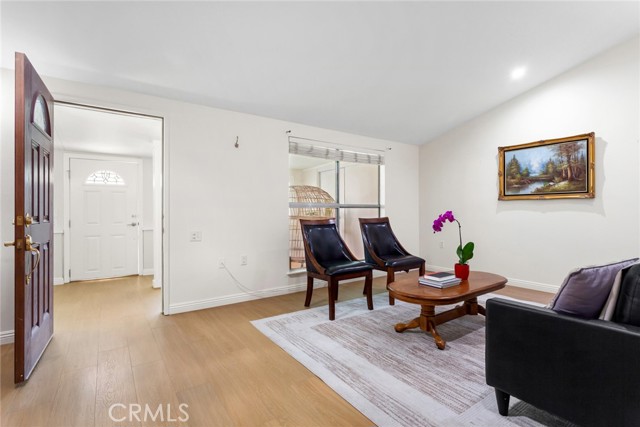 Detail Gallery Image 8 of 45 For 19204 Avenue of the Oaks, Newhall,  CA 91321 - 2 Beds | 1 Baths