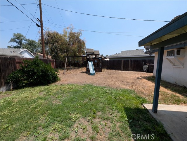 8619 Raintree Avenue, Riverside CA: https://media.crmls.org/medias/388c20b9-a96e-4d2d-a84e-885d4c40f9d9.jpg