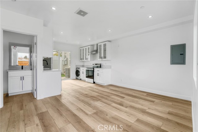 Detail Gallery Image 34 of 52 For 7909 Aldea Ave, Lake Balboa,  CA 91406 - – Beds | – Baths