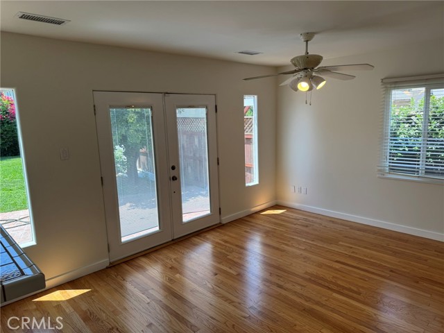 Detail Gallery Image 6 of 21 For 4313 Shadyglade Ave, Studio City,  CA 91604 - 3 Beds | 2 Baths
