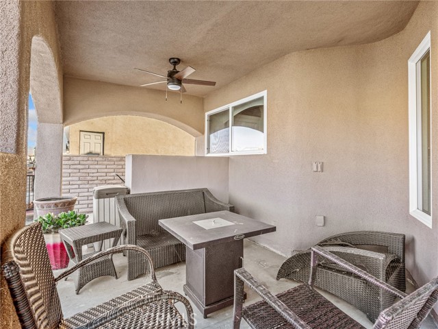 18160 Harbor Drive, Victorville CA: https://media.crmls.org/medias/388c6e43-0bb5-485d-baae-5708a7374842.jpg
