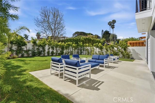 1612 Gates Avenue, Manhattan Beach CA: https://media.crmls.org/medias/388cced9-28af-4f04-b1bd-05f6ba428883.jpg