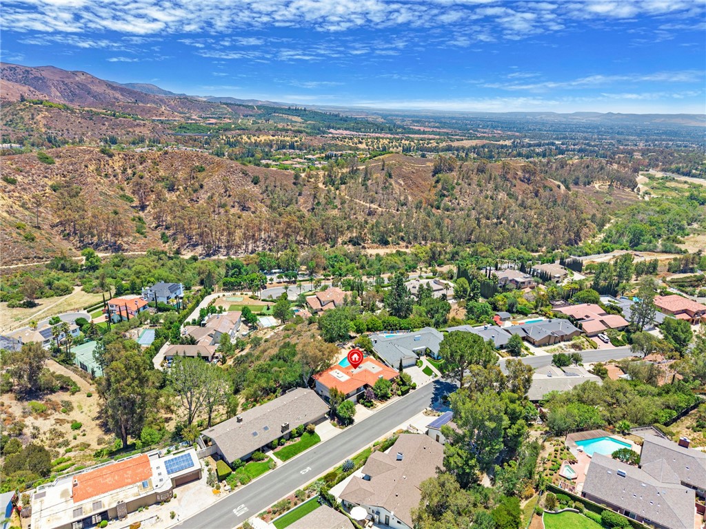 https://media.crmls.org/medias/388d6b85-085b-432b-a967-41e18518d5da.jpg?preset=X-Large
