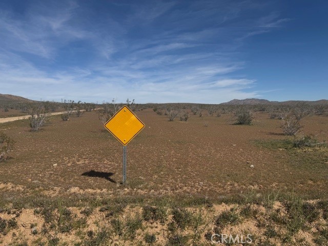 20713 Fairfield, Apple Valley CA: https://media.crmls.org/medias/388d8de7-18bf-4b45-a577-42a53e40a26d.jpg