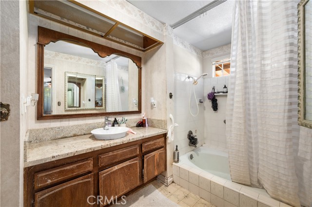 4421 N Sunflower Avenue, Covina CA: https://media.crmls.org/medias/388e318f-6561-4f65-86c7-a66ff29dcc3d.jpg
