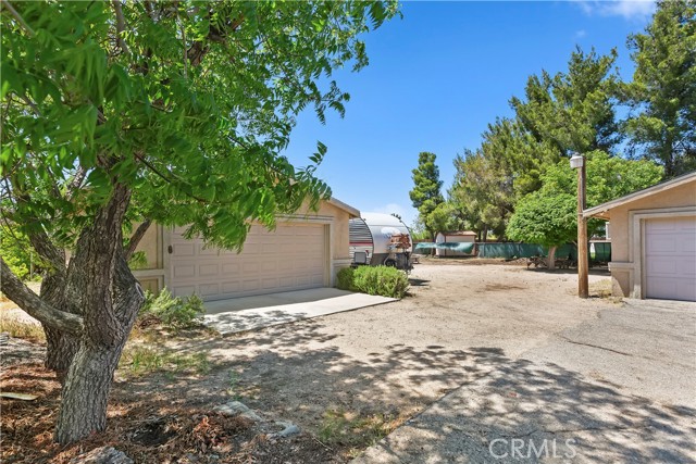 7486 Earhart Avenue, Hesperia CA: https://media.crmls.org/medias/388e48a6-eec3-4049-bf54-0bc4bf49e709.jpg
