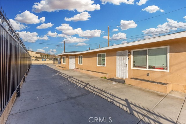 Detail Gallery Image 4 of 27 For 409 N 3rd Avenue, Barstow,  CA 92311 - – Beds | – Baths