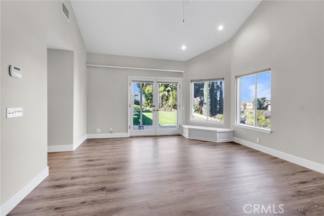 Detail Gallery Image 13 of 21 For 1507 Weston Way, Riverside,  CA 92506 - 4 Beds | 3 Baths