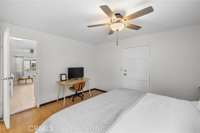 1820 N Avon Street, Burbank CA: https://media.crmls.org/medias/388ee2ef-397e-431c-bed3-cb511d969e65.jpg