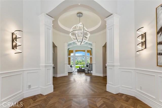 24100 HIDDEN RIDGE Road, Hidden Hills CA: https://media.crmls.org/medias/388f979d-4d38-4436-8722-7f8cc5324f7d.jpg