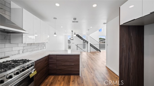 2306 Aviation Boulevard, Redondo Beach, California 90278, 4 Bedrooms Bedrooms, ,5 BathroomsBathrooms,Residential,Sold,Aviation,PV21200474