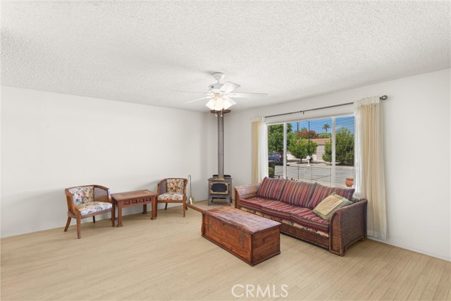Detail Gallery Image 7 of 29 For 880 S Ramona St, Hemet,  CA 92543 - 2 Beds | 1 Baths