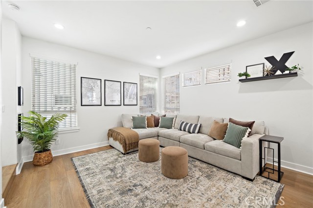 Detail Gallery Image 5 of 30 For 1974 Meyer Pl #D,  Costa Mesa,  CA 92627 - 2 Beds | 2/1 Baths