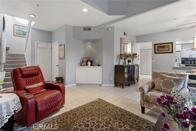 Detail Gallery Image 5 of 27 For 9429 Burnet Ave #5,  North Hills,  CA 91343 - 3 Beds | 2 Baths
