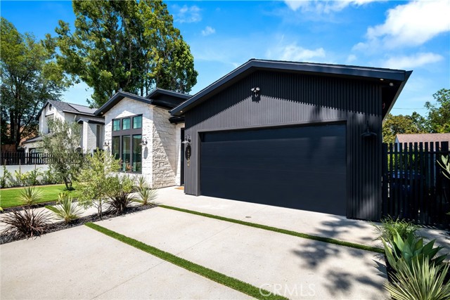 Detail Gallery Image 6 of 47 For 4734 Tobias Ave, Sherman Oaks,  CA 91403 - 4 Beds | 4/1 Baths