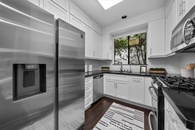 1814 Thayer Avenue, Los Angeles CA: https://media.crmls.org/medias/3890eed6-ea3a-4ff4-aabc-b60b115ed8bf.jpg