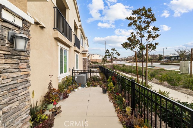 Detail Gallery Image 4 of 35 For 16680 Wyndham Ln #3,  Fontana,  CA 92336 - 2 Beds | 2/1 Baths