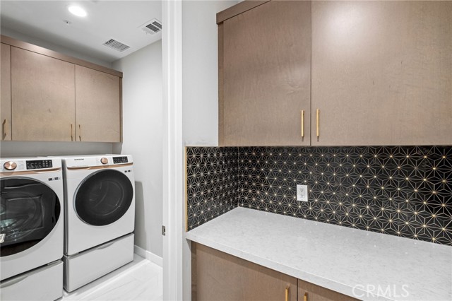 Image 16 of 60 For 431 Daniella Way