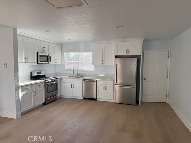 Detail Gallery Image 2 of 20 For 38527 Pond, Palmdale,  CA 93550 - 4 Beds | 2 Baths