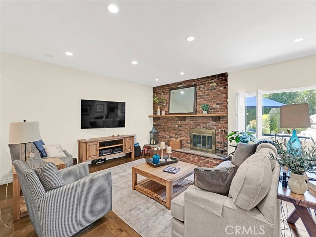 11122 Yolanda Avenue, Porter Ranch CA: https://media.crmls.org/medias/38927c28-78df-4815-9a46-ac2c31f6fa9f.jpg