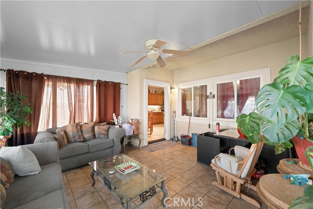 37032 Sabal Avenue, Palmdale CA: https://media.crmls.org/medias/38946cc1-13fd-4c54-b449-4f025ddf6788.jpg