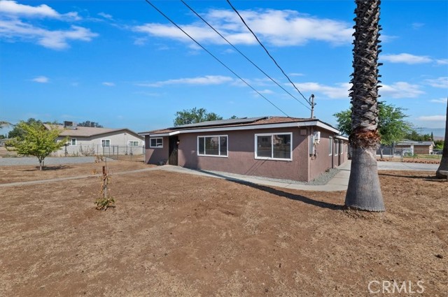 Detail Gallery Image 3 of 36 For 9567 51st St, Jurupa Valley,  CA 92509 - 6 Beds | 4 Baths