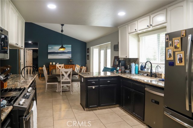 Detail Gallery Image 10 of 31 For 33478 Spreading Oak Ln, Auberry,  CA 93602 - 4 Beds | 3 Baths