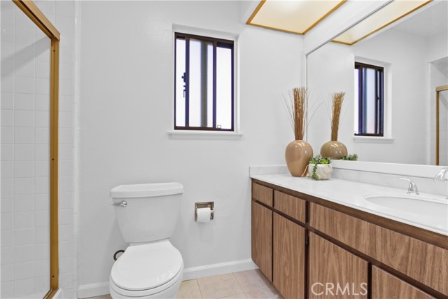 main suite bathroom with walk-in shower